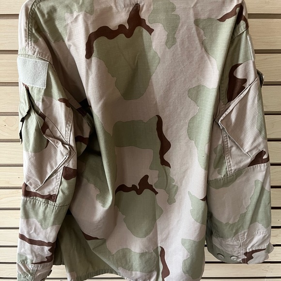 Military Camo Top Size Large - Picture 7 of 9
